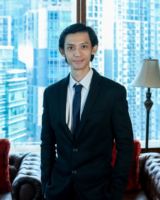 Adry Julian, S.H.